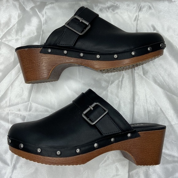 MIA Women’s Apollo Black Low Retro Studded Clogs Size 6.5 - Picture 3 of 15